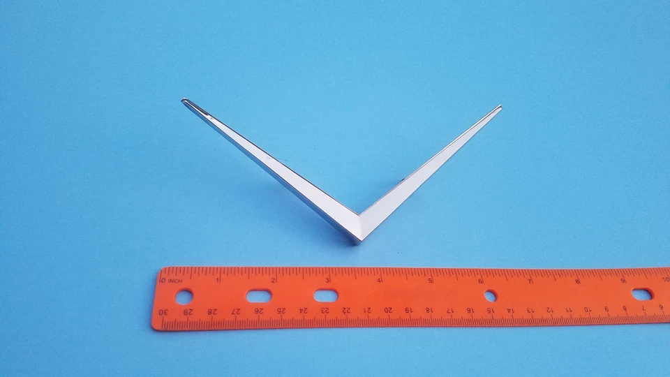 73 74 1973 1974 Cadillac Deville Calais V capó delantero emblema logotipo insignia fabricante de equipos originales A15 Foto 2 de 4