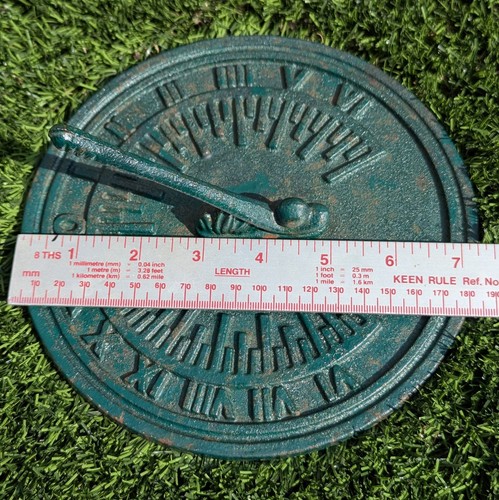 Vintage Green Cast Iron Garden Sun dial Ornament, Decorative Roman Numerals - Picture 10 of 13
