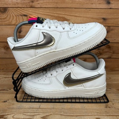 Nike Turnschuhe Damen UK 5 Air Force 1 LV8 Double Swoosh Silber Gold Freizeitschuhe