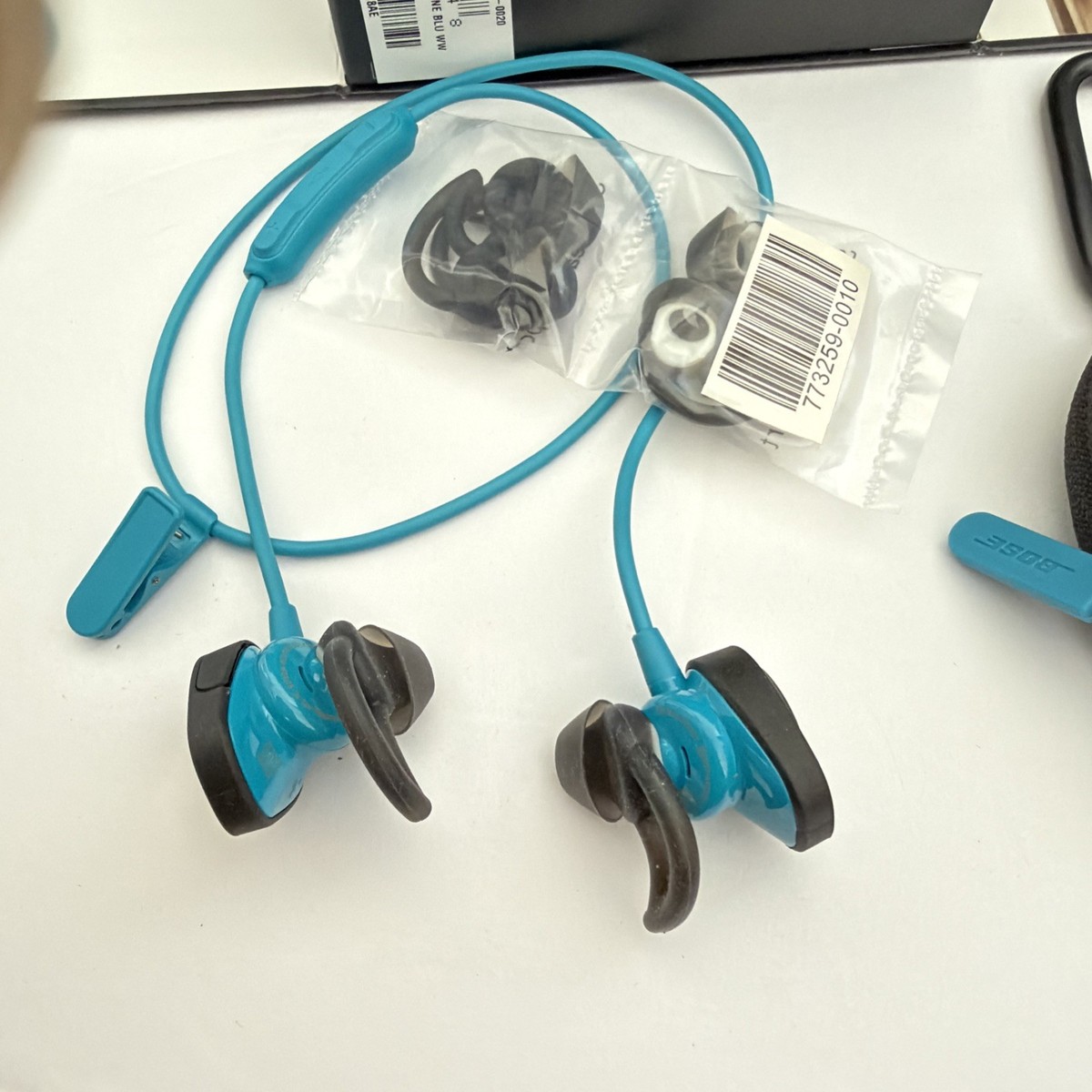 Bose SoundSport Wireless Bluetooth In-Ear Headphones - Aqua Black Bose SoundSport Wireless Bluetooth In-Ear Headphones - Aqua Black