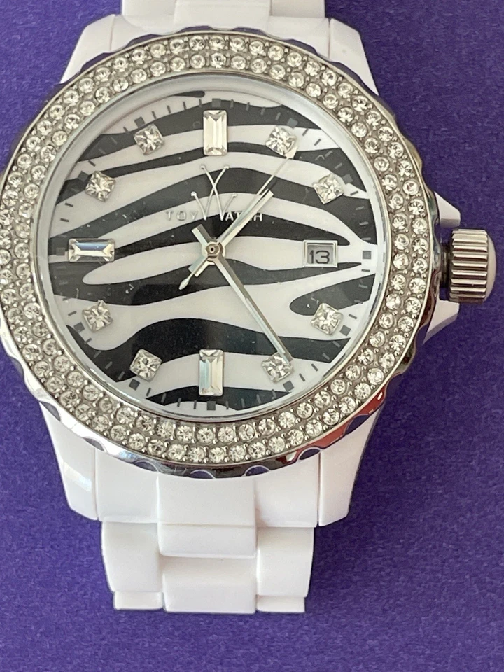 Reloj de juguete gráfico esfera cebra plástico cuarzo reloj para damas con cristales, usado Foto 3 de 4