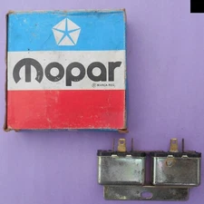 MOPAR 3747593 NOS door lock or power top relay 1978-92 Chrysler vehicles 4221691