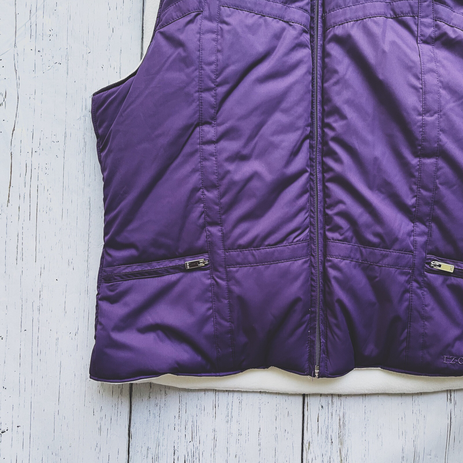 Izod Reversible Women’s Fleece Lined Mock Neck Full Zip Plum & White Vest Size M image 3