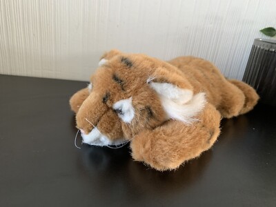 Nayana Tiger Plüsch liegend