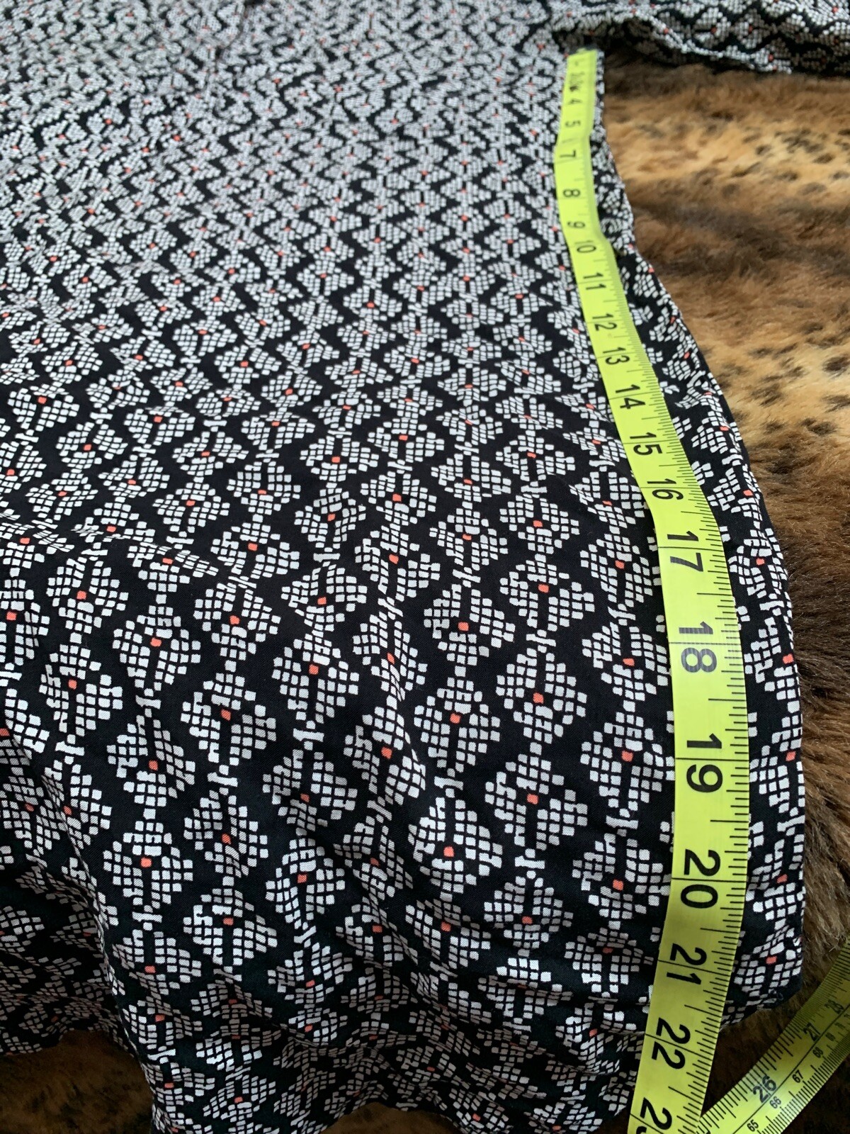 H&M Women's Printed Tunic Shirt Dress Size 4 Black White 3/4 Sleeve Casual thumbnail 4