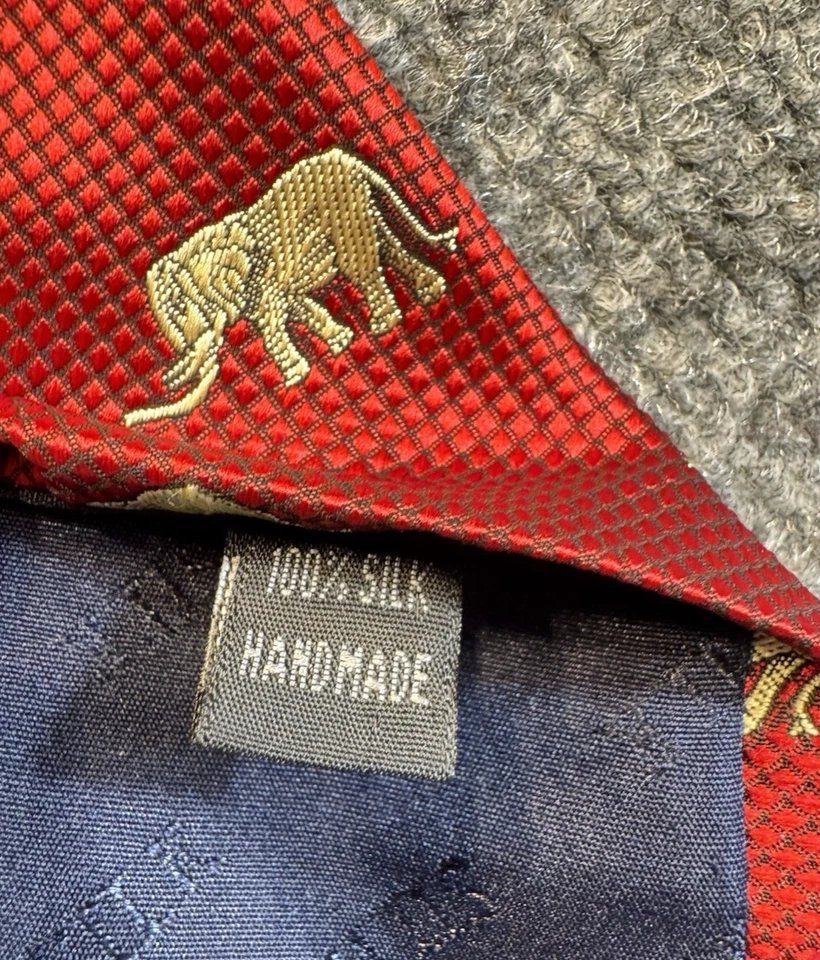 Corbata de seda vintage Giorgio Armani Cravatte - estampado de elefante rojo - hecha a mano Italia Foto 4 de 4