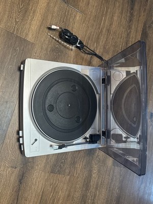 Aiwa PX-E860U Stereo Fully Automatic Belt Drive Turntable Record Player Silver