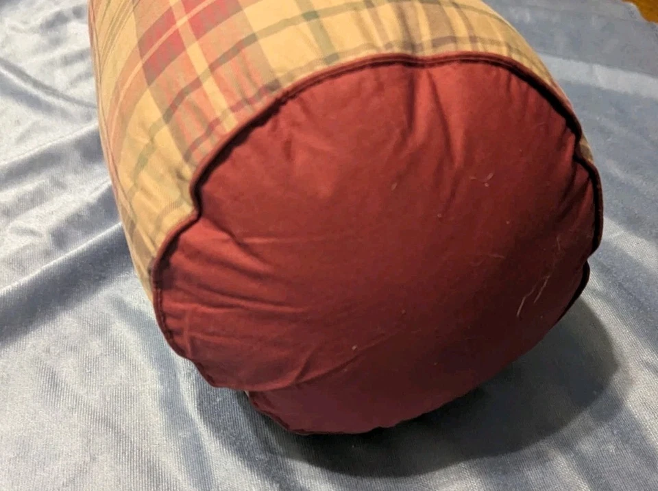 Almohada larga Ralph Lauren a cuadros 48" 4' enrollada redonda Foto 3 de 4