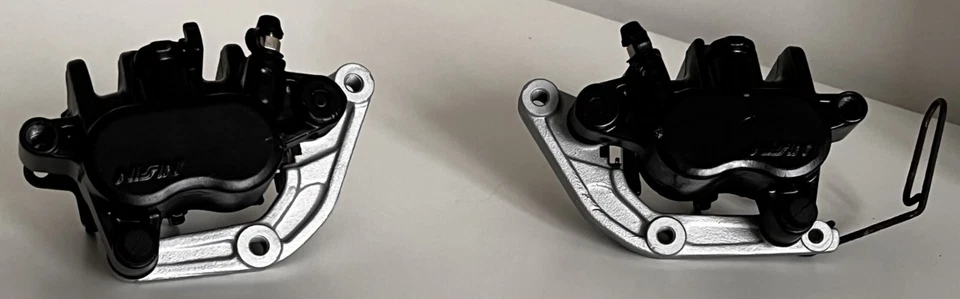 Pinzas de freno delanteras Honda VT1300 CR Stateline 2010-2016 servicio de renovación Foto 2 de 4