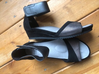 earth leather wedge sandals