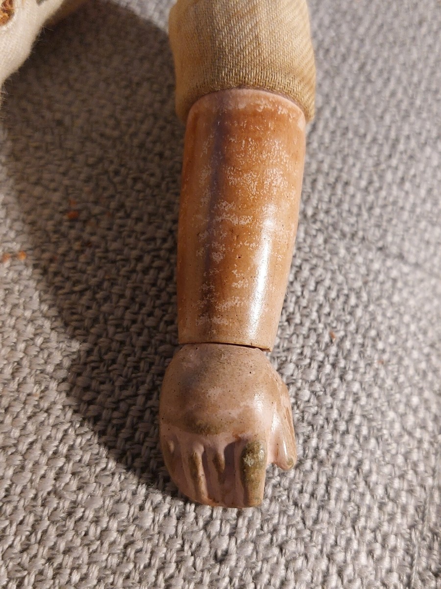 Poupée ancienne de type Täufling Motschmann, années 1850 Poupée ancienne de type Täufling Motschmann, années 1850
