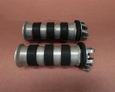 2000-2007 Honda Shadow Sabre VT1100 VT1100C2 Rear Passenger Foot Peg Rest Set