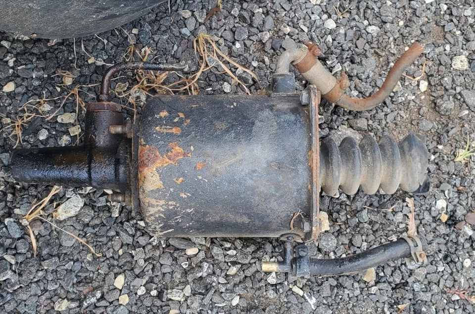 1955 Buick Special Super Century Roadmaster Power Brake Master Cylinder - Imagem 2 de 3