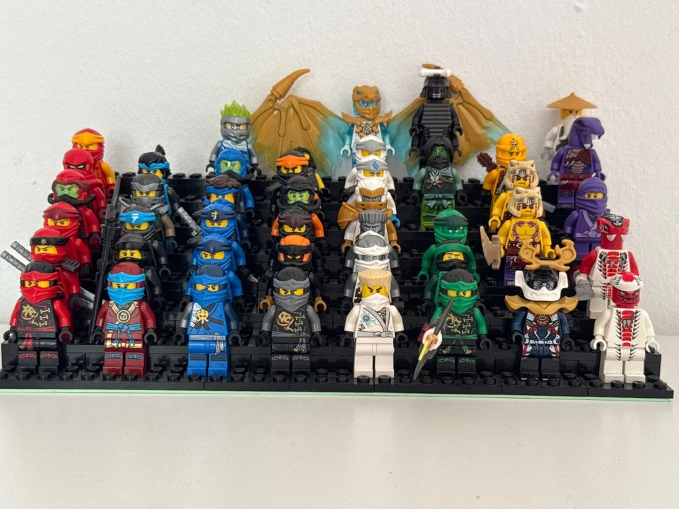 lego ninjago figuren to choose - Bild 1 von 1