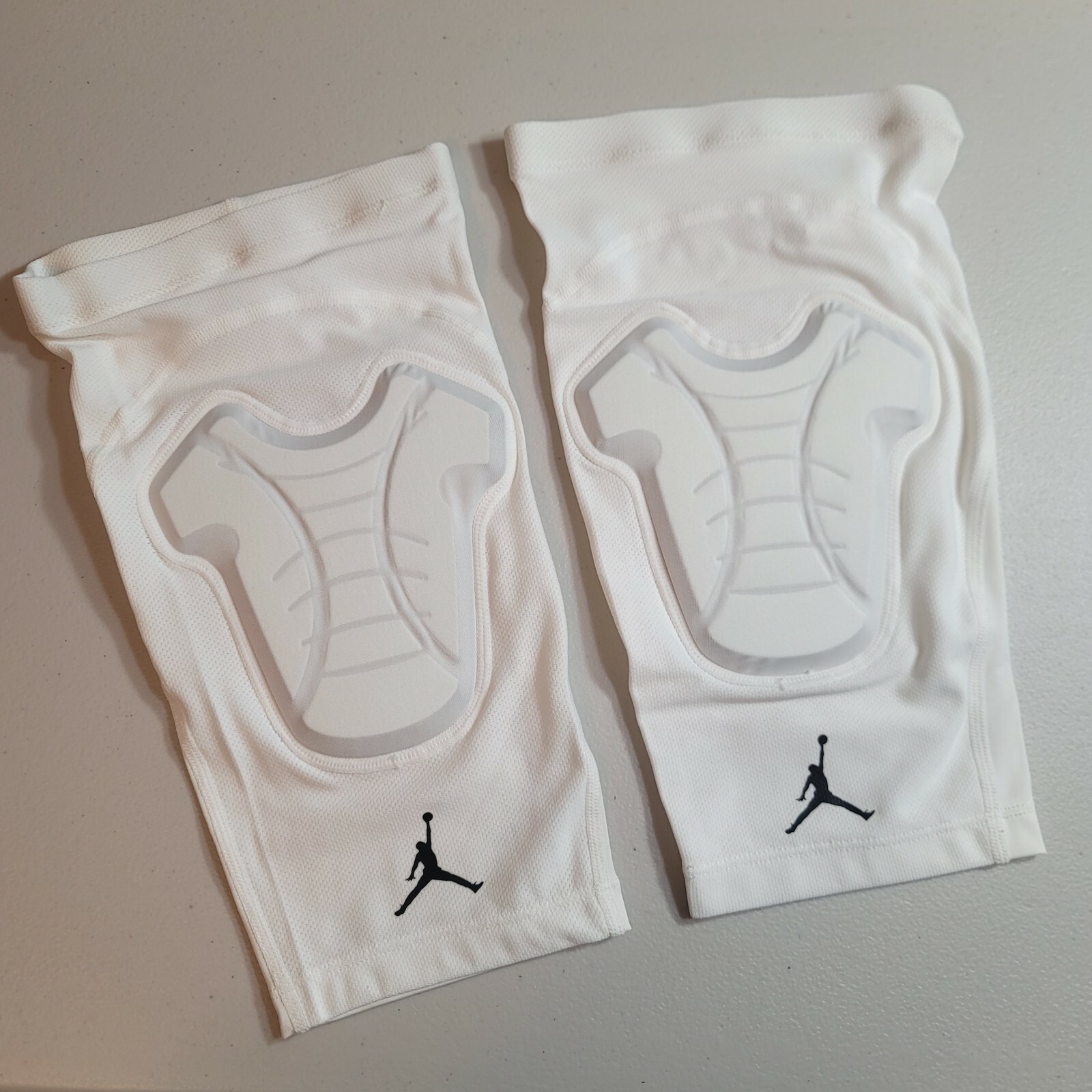 Nike Jordan Padded Knee Basketball Sleeves Pair of 2 Color White Size S/M eBay