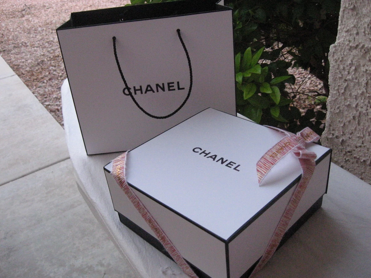 CHANEL WRAPPING PAPER Red EMBLEMATIC GIFT WRAP & Other Options 36 X 18 CC