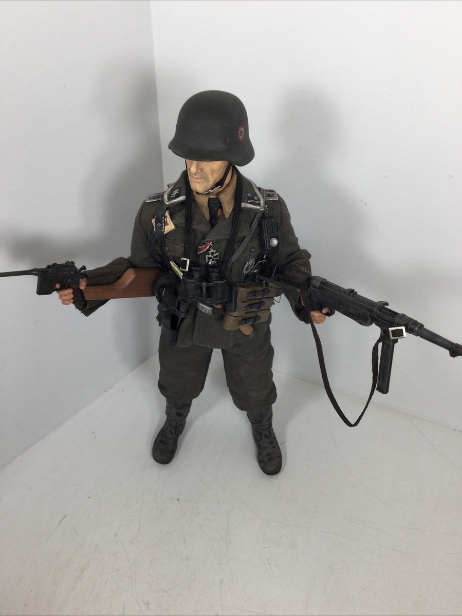 1/6 DRAGON CUSTOM BUILD GERMAN WW2 “GERMANIA” MP-40 MAUSER