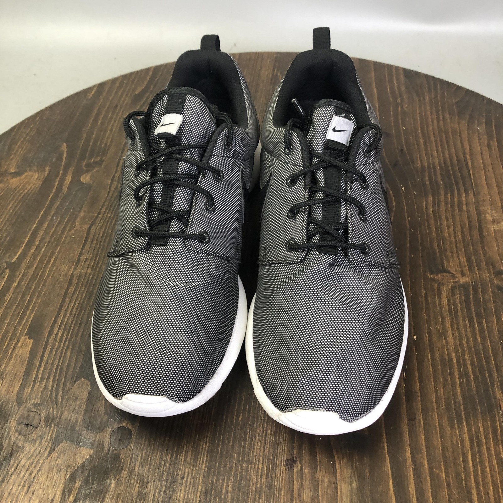 Nike Roshe One Shoes Mens Size 8.5 Running Lightweight 525234-010 Sneakers