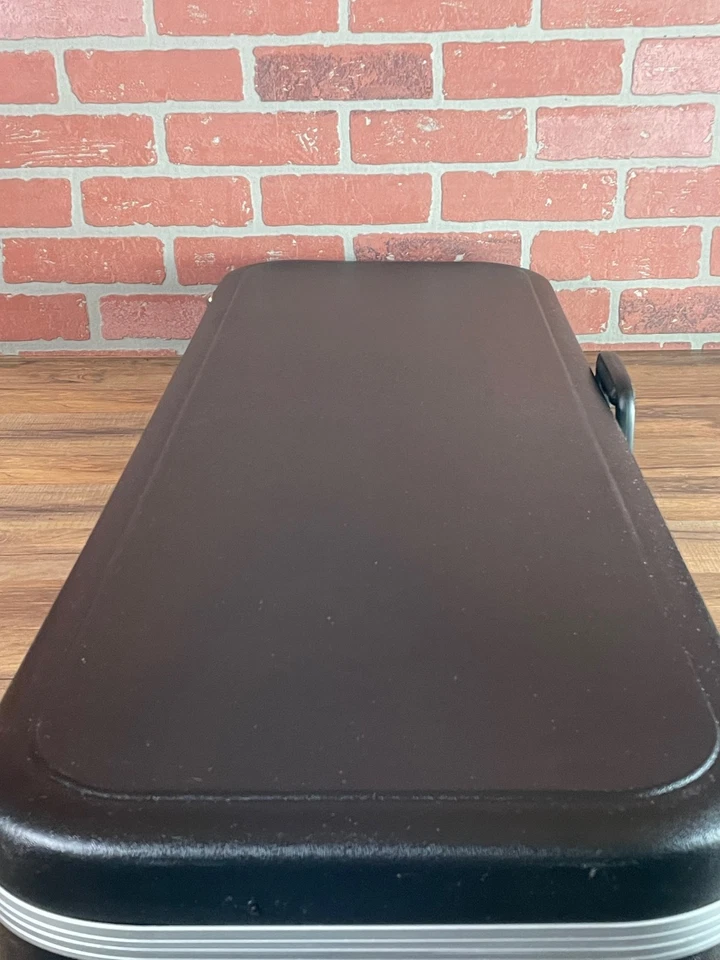 Estuche rectangular económico para guitarra eléctrica SKB - negro (demostración en tienda) Foto 3 de 4