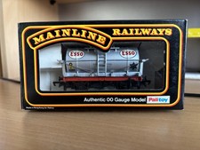 Mainline 37-153 ,OO GAUGE,Esso Tank Wagon MINT Condition !