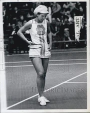 1974 Press Photo Julie Heldman Womens Tennis Player During Match Sports B&W