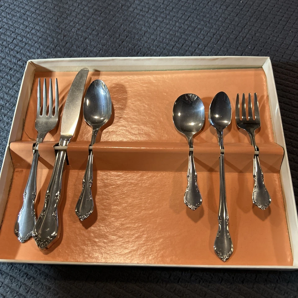 Vtg Oneida Youthware Toddler Stainless Silverware Set of 6 With Box  NIB - Image 4 of 4