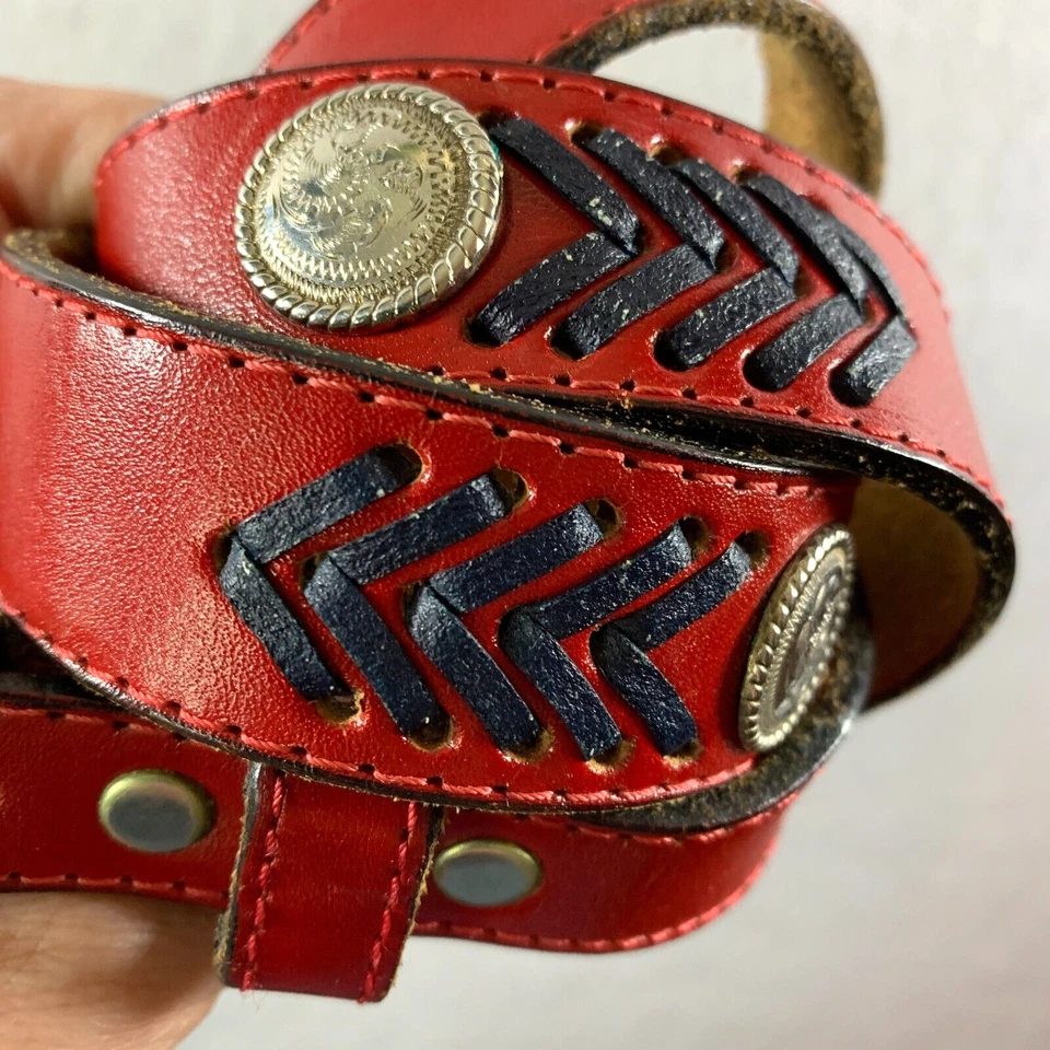 Cinturón de cuero vintage para mujer talla 32 rojo azul marino puntada de pez conchos costeros boho Foto 2 de 4