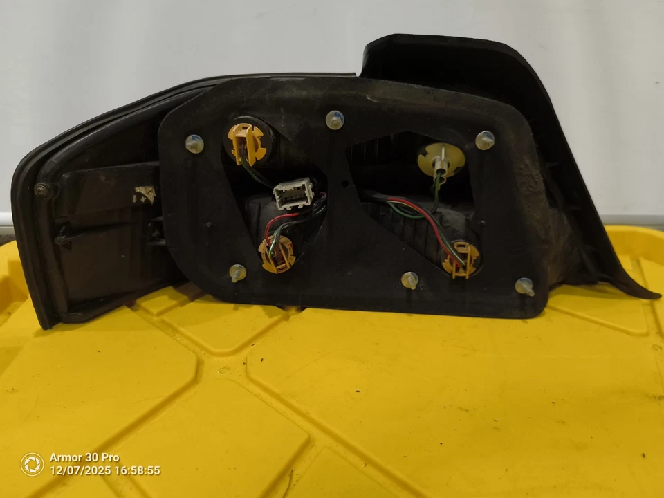 Luz trasera Acura TL 1999-2000-2001 pasajero/lado derecho OEM Foto 4 de 4