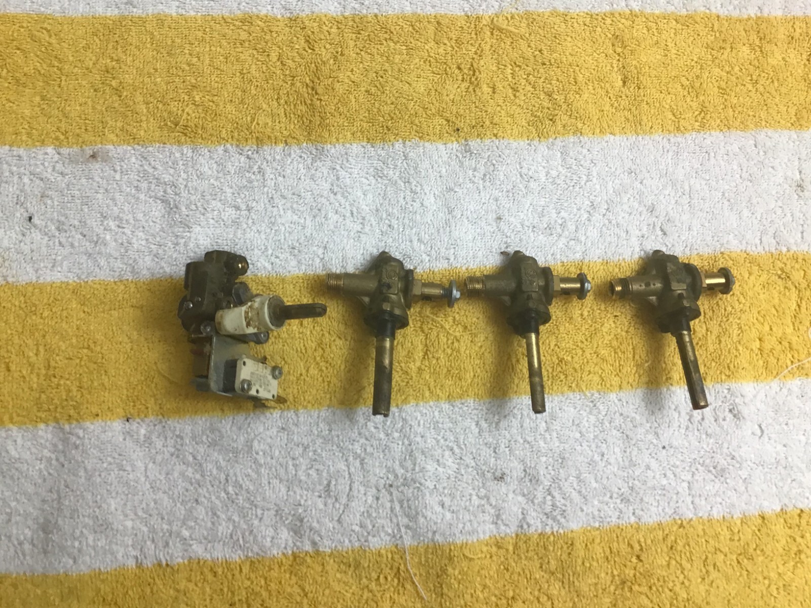 Whirlpool KitchenAid Range Oven Burner Valves Set of 4 4456816 4456817