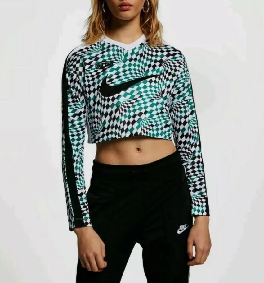 nike loose fit crop top
