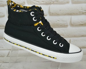 black trainers size 4.5