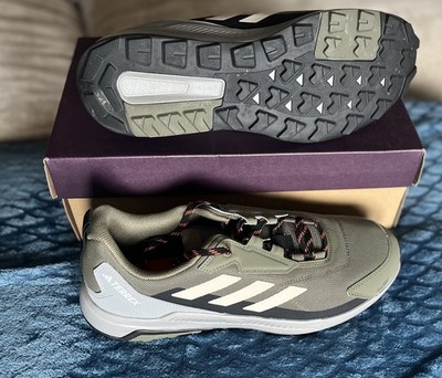 Men s Adidas Terrex Sneakers Size 11   New in Box   Never Wor