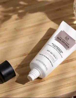 The Body Shop Skin Defence Multi-Protection Light Essence 60ml SPF 50- New!