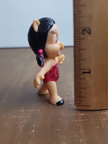 Vintage Warner Bros Petunia Pig 91 Mini Figurine wearing bathing suit Pig Tails - Picture 2 of 7