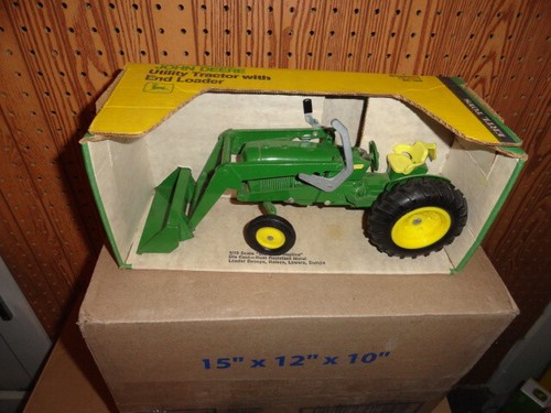 1/16 john deere 2030 with dump bucket - Picture 3 of 6
