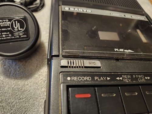 Sanyo Cassette Tape Recorder (Model Slim 3), Vintage! Black, Working Condition!! - Picture 10 of 12