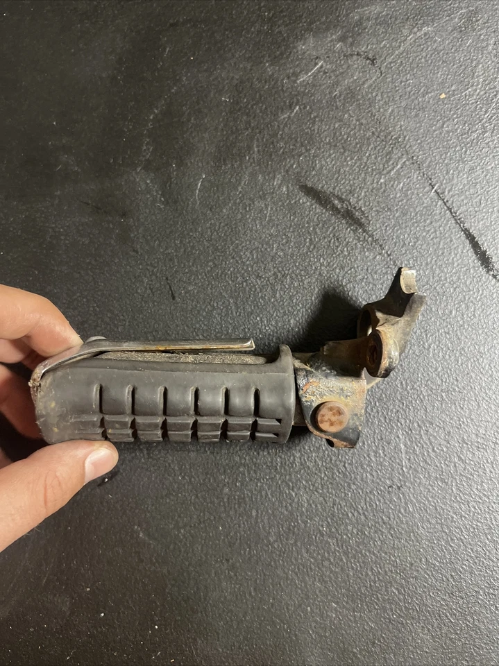 estriba delantera izquierda Honda 1984 1985 VF700 S VF Sabre 700 estribo conductor Foto 2 de 3