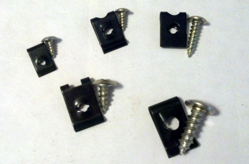 490 KIT 320 TORNILLOS DE ACERO INOXIDABLE Y 170 U-CLIP Y TORNILLO SURTIDO AUTO CAMIÓN RV Foto 3 de 4