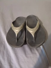 oofos flip flops size 6
