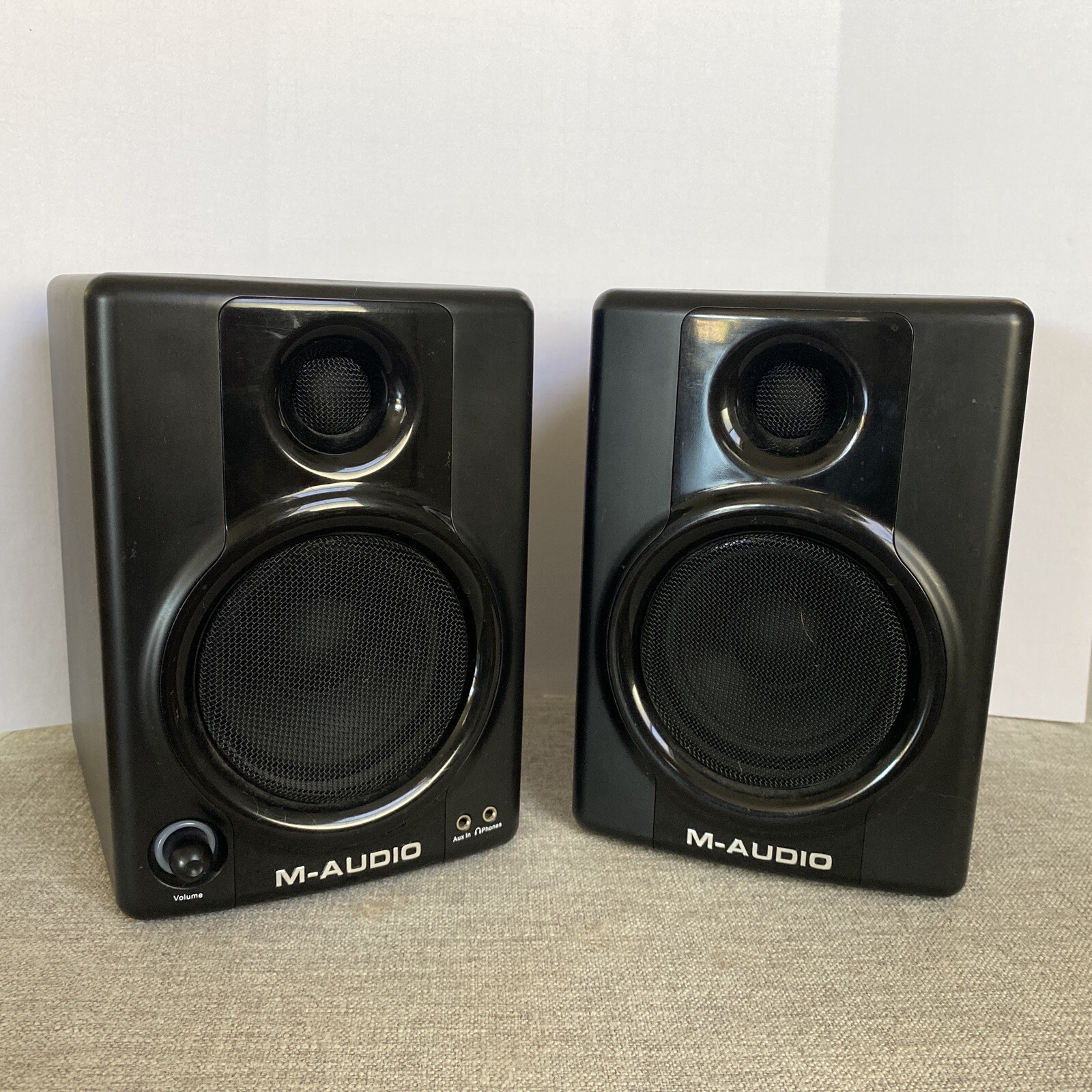 MAudio Studiophile AV 40 Desktop Reference Speakers Studio Monitors