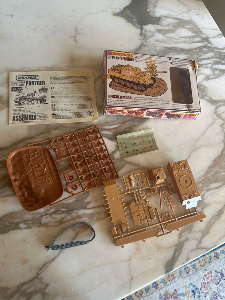 Matchbox 1:76 Scale PzKw-V Panther Model Kit PK-73 Unassembled with Decals - Image 2 of 4