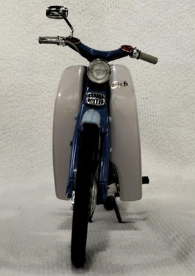 EBBRO 1/10 Scale Honda Super Cub 1958 Die Cast Model Motorcycle