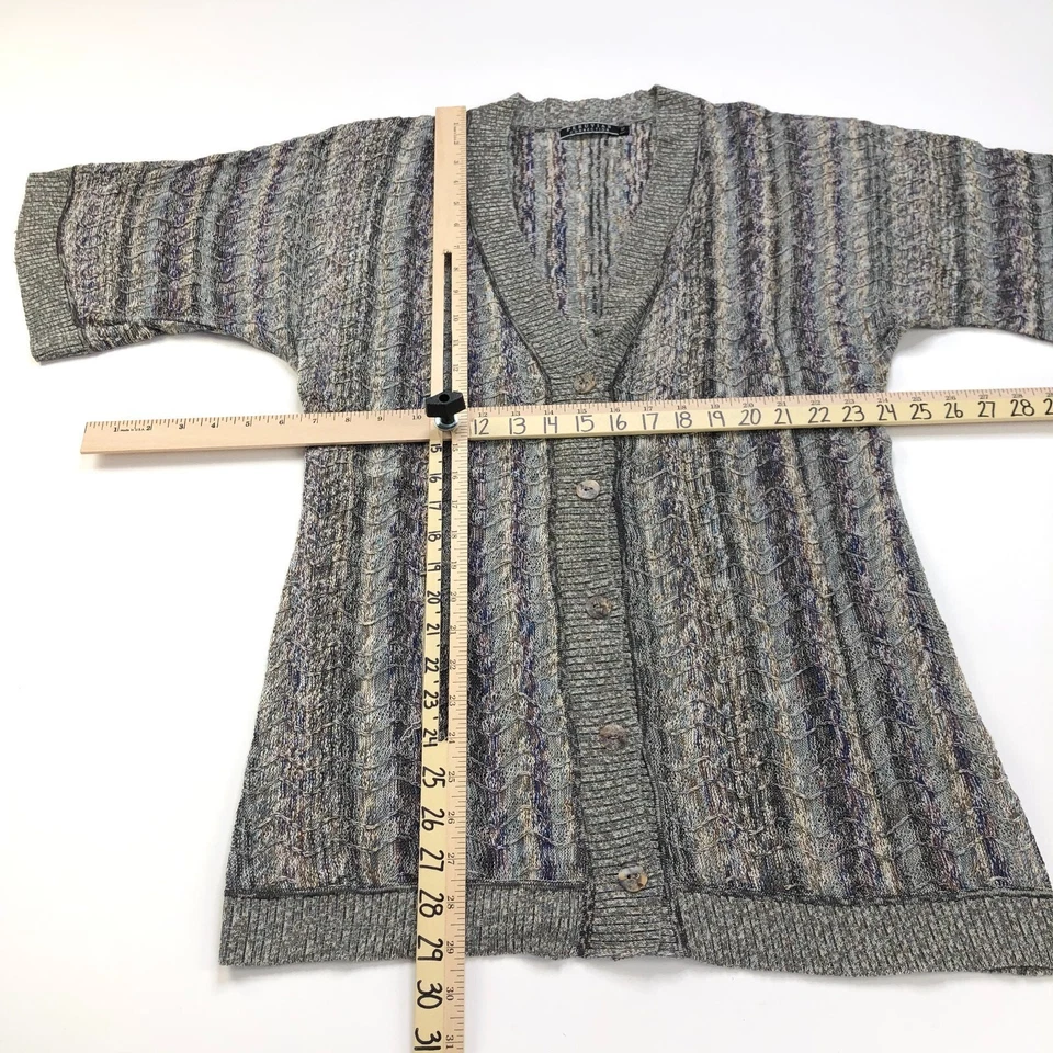 Suéter texturizado manga corta con botones cuello en V mediano Peruvian Connection para mujer Foto 3 de 4