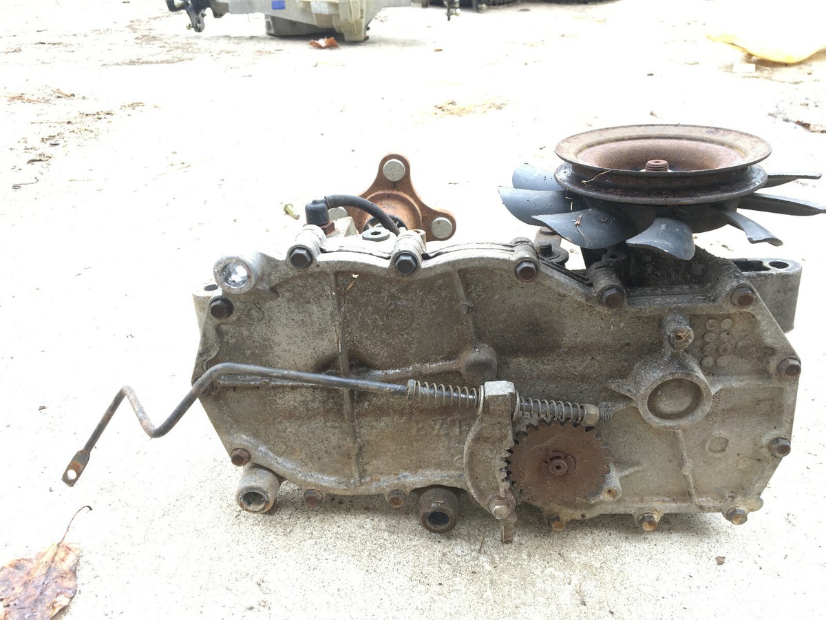 OEM Hydro-Gear LH Transmission Transaxle ZC-DUBB-3DRA-2PPX OEM Hydro-Gear LH Transmission Transaxle ZC-DUBB-3DRA-2PPX