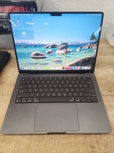 MacBook Pro 14 M5 | eBay