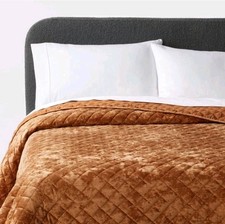Full/Queen Luxe Diamond Stitch Velvet Quilt Camel Threshold  Pillowcases