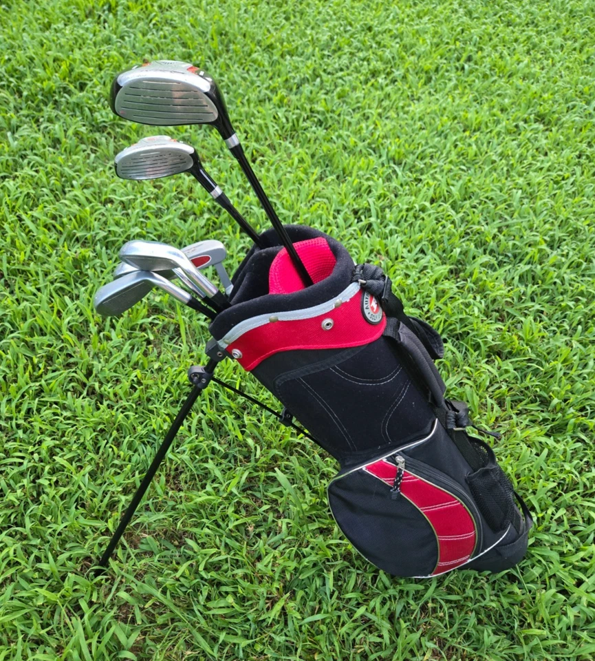 RAM Axial Junior 6 Piece TI-MATRIX Red Jr Golf Set Left Hand W/ Bag Age 7-9 - Image 2 of 4