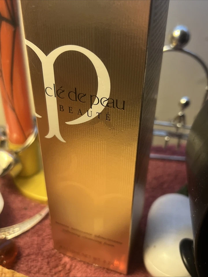 Cle De Peau Beaute Espuma Limpiadora Suavizante 4.2oz ¡Nueva Nunca Abierta! Foto 3 de 4