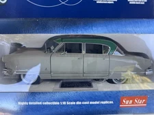 Sun Star NO.5111 1952 NASH AMBASSADOR AIRFLYTE (Meadow Green/Sea Mist Gray)