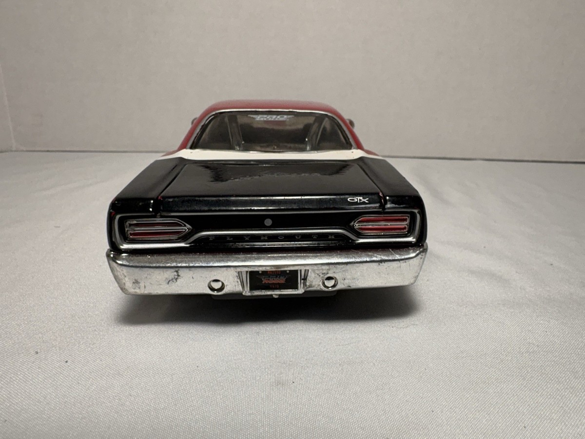 MAISTO 1/24 1970 Plymouth GTX PRO RODZ Diecast Model Car Red Black